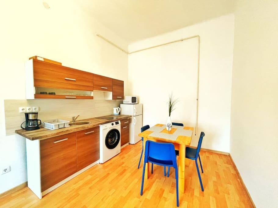 Central Spacious Flat Budapest Eksteriør billede